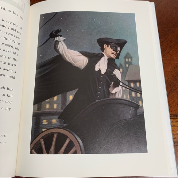 New A City in Winter Illustrated Book - Picture 3 of 7